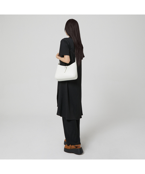 LAP（ラップ）の「BUCKLE STRAP SHOULDER BAG AR7AB823（ショルダーバッグ・レディース・ブラック/ベージュ/アイボリー・FREE）」の11枚目の写真