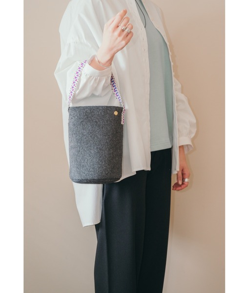 LILA&FLEUR(リラアンドフルール)の「Felt Single Handle Bag(トートバッグ・レディース・チャコールグレー/ヘザーグレー/ライトブルー/グリーン/レッド・ONE SIZE)」の10枚目の写真