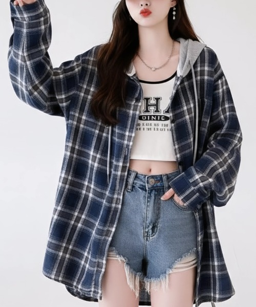 cammie(キャミー)の「カジュアルフード付きチェックシャツ(シャツ/ブラウス・レディース・ブラック/ネイビー・M/L)」の5枚目の写真