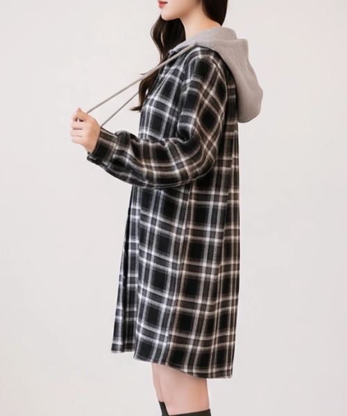 cammie(キャミー)の「カジュアルフード付きチェックシャツ(シャツ/ブラウス・レディース・ブラック/ネイビー・M/L)」の3枚目の写真
