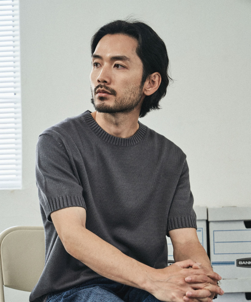 MANNERGRAM（マナーグラム）の「ソフトコットン100 3PLY ラウンド 半袖ニット - 4カラー（Tシャツ/カットソー・メンズ・ダークネイビー/ブラック/アイボリー/グレー・MEDIUM/LARGE/X-LARGE/XX-LARGE）」の11枚目の写真