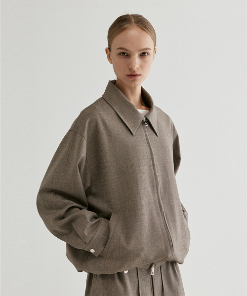 FROMWHERE(フロムウェア)の「Elastic Hem Zip-Up Bomber Jacket Beige(ブルゾン・レディース・その他・FREE)」の1枚目の写真