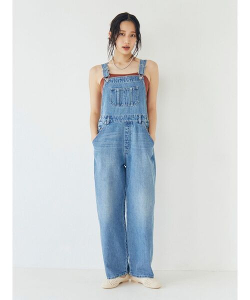 Ungrid(アングリッド)の「カーブシルエットデニムサロペット(つなぎ/オールインワン・レディース・ブラック/ブルー・SMALL/MEDIUM)」の5枚目の写真