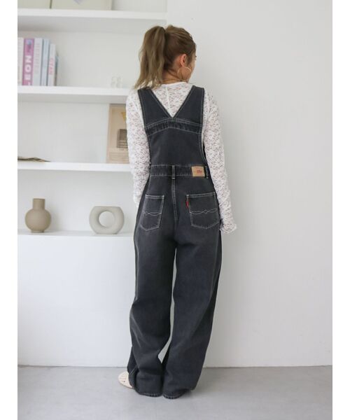 Ungrid(アングリッド)の「カーブシルエットデニムサロペット(つなぎ/オールインワン・レディース・ブラック/ブルー・SMALL/MEDIUM)」の14枚目の写真