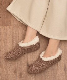 TONE SELECT GOODS（トーンセレクトグッズ）の「【float】もこもこ ケーブル模様 ルームシューズ【滑り止め付き】（ルームシューズ/スリッパ）」