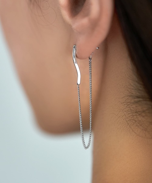 STYLE DELI(スタイルデリ)の「前後がチェーンで繋がるピアス(ピアス(両耳用)・レディース・シルバー/ゴールド・FREE)」の6枚目の写真