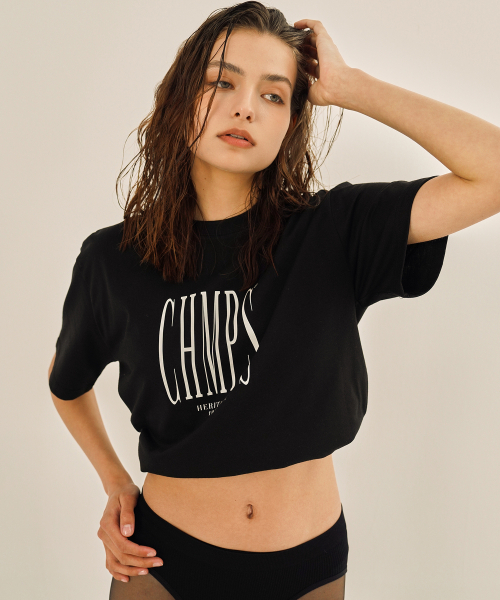BORN CHAMPS(ボーンチャンプス)の「CHMPS ヘリテージロゴ 半袖Tシャツ B24ST05BK(Tシャツ/カットソー・レディース・ブラック・LARGE/MEDIUM/SMALL)」の1枚目の写真