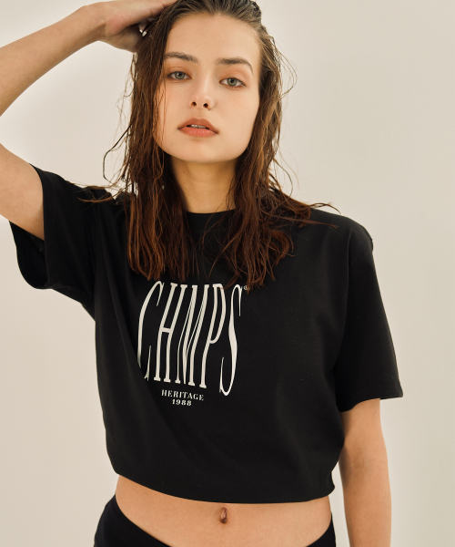 BORN CHAMPS(ボーンチャンプス)の「CHMPS ヘリテージロゴ 半袖Tシャツ B24ST05BK(Tシャツ/カットソー・レディース・ブラック・LARGE/MEDIUM/SMALL)」の2枚目の写真