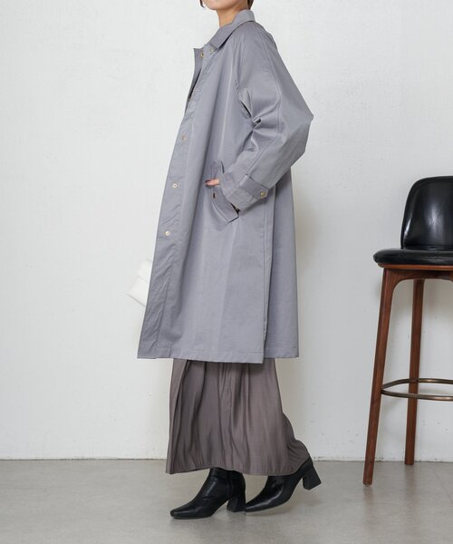 Jena espace merveilleux（ジェナ　エスパスメルヴェイユ）の「【着方で変わる】2WAYスタンドネックコート（ステンカラーコート・レディース・グレー/ライトベージュ・FREE）」の4枚目の写真