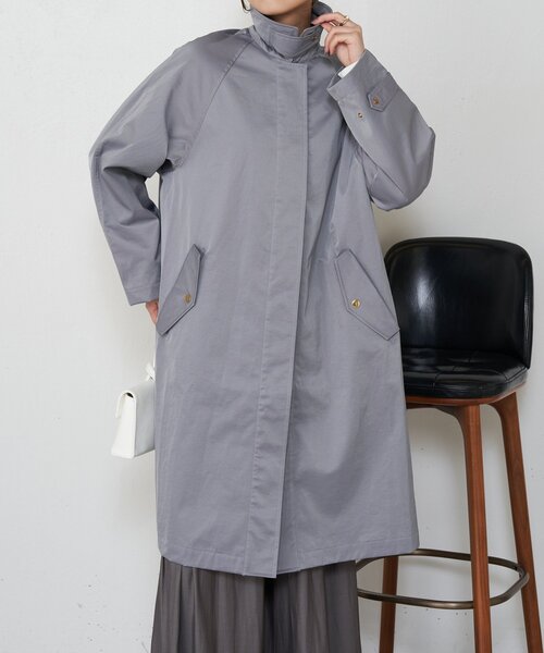 Jena espace merveilleux（ジェナ　エスパスメルヴェイユ）の「【着方で変わる】2WAYスタンドネックコート（ステンカラーコート・レディース・グレー/ライトベージュ・FREE）」の14枚目の写真