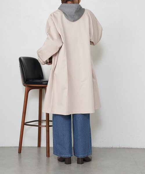 Jena espace merveilleux（ジェナ　エスパスメルヴェイユ）の「【着方で変わる】2WAYスタンドネックコート（ステンカラーコート・レディース・グレー/ライトベージュ・FREE）」の20枚目の写真