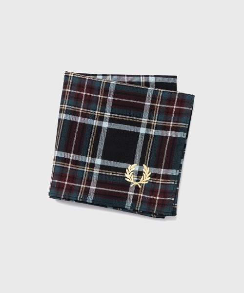 FRED PERRY(フレッドペリー)の「Handkerchief/フレッドペリーハンカチ(ハンカチ/ハンドタオル・メンズ・セージグリーン/ブラック・ONE SIZE)」の1枚目の写真