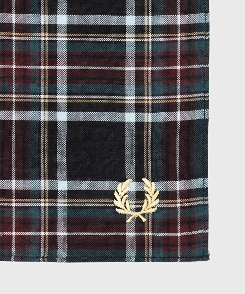 FRED PERRY(フレッドペリー)の「Handkerchief/フレッドペリーハンカチ(ハンカチ/ハンドタオル・メンズ・セージグリーン/ブラック・ONE SIZE)」の4枚目の写真