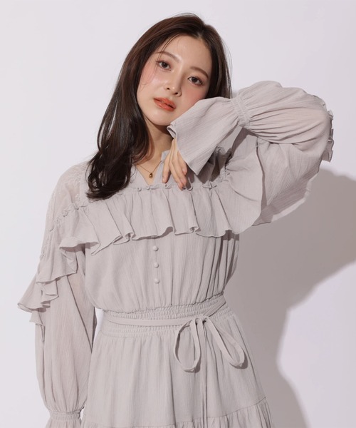 Apuweiser-riche（アプワイザーリッシェ）の「楊柳コットンティアードミニワンピース（ワンピース・レディース・オフホワイト/ブルーグレー・2/1）」の3枚目の写真