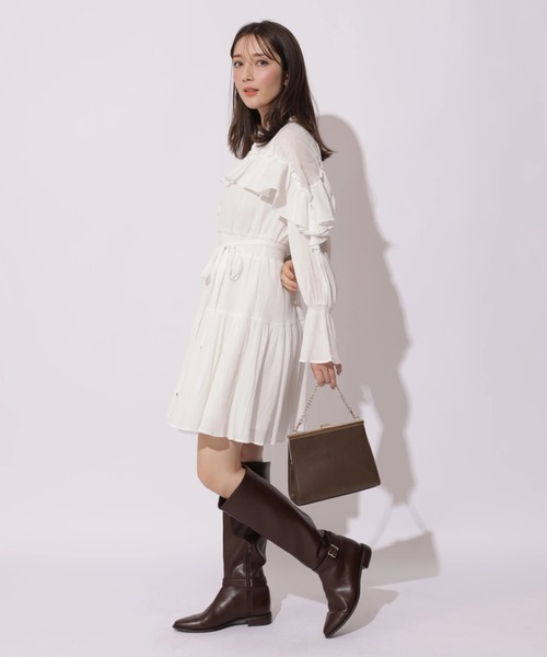 Apuweiser-riche（アプワイザーリッシェ）の「楊柳コットンティアードミニワンピース（ワンピース・レディース・オフホワイト/ブルーグレー・2/1）」の4枚目の写真