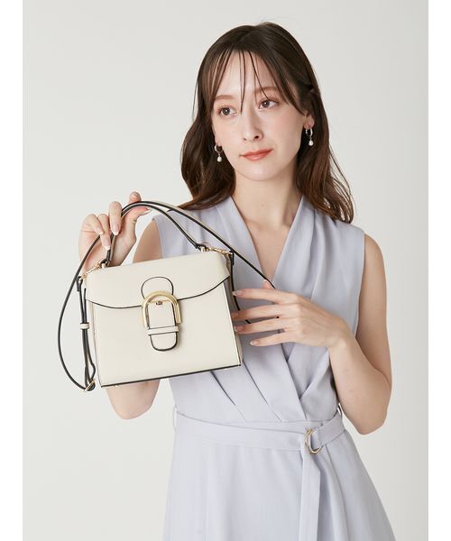 FRAY I.D(フレイアイディー)の「トラペーズフラップバックルバッグ(ハンドバッグ・レディース・ブラック/ライトベージュ/マルチ/ライム・F)」の2枚目の写真