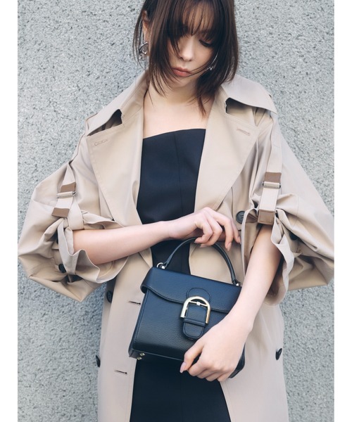 FRAY I.D(フレイアイディー)の「トラペーズフラップバックルバッグ(ハンドバッグ・レディース・ブラック/ライトベージュ/マルチ/ライム・F)」の1枚目の写真