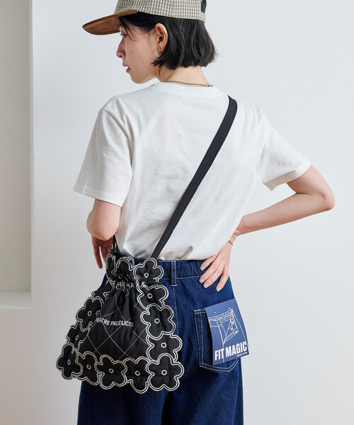 FREAK'S STORE(フリークスストア)の「THEATRE PRODUCTS × FREAK'S STORE/シアタープロダクツ 別注 配色ステッチ フラワー刺繍ショルダーバッグ(ショルダーバッグ・レディース・オフホワイト/ブラック・ONE SIZE)」の13枚目の写真