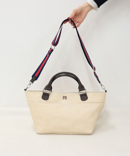 fredy emue（フレディエミュ）の「FRレザーハンドルキャンバストートバッグ（ショルダーバッグ・レディース・ブラック/アイボリー・FREE）」の17枚目の写真