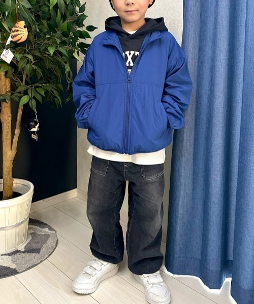 MPS(エムピーエス)の「MPS(エムピーエス)【キッズ】スタンドネックナイロンブルゾン(ブルゾン・キッズ・サックスブルー/ライラック/ブラック/ブルー・120/130/140/150/160/110)」の9枚目の写真