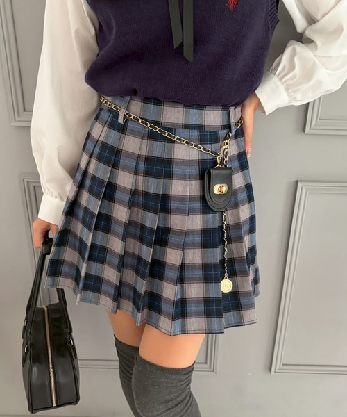 continuer de NICE CLAUP（コンティニューデナイスクラップ）の「チャーム付プリーツミニスカート（スカート・レディース・ブラック系その他/チャコールグレー/ブルー系その他/ブラック/ネイビー/グレー系その他2・FREE）」の15枚目の写真