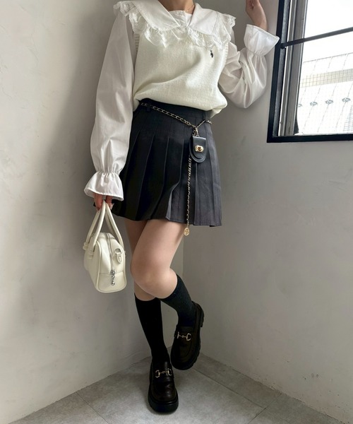 continuer de NICE CLAUP（コンティニューデナイスクラップ）の「チャーム付プリーツミニスカート（スカート・レディース・ブラック系その他/チャコールグレー/ブルー系その他/ブラック/ネイビー/グレー系その他2・FREE）」の9枚目の写真