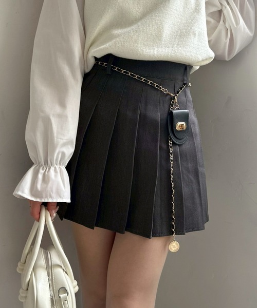 continuer de NICE CLAUP（コンティニューデナイスクラップ）の「チャーム付プリーツミニスカート（スカート・レディース・ブラック系その他/チャコールグレー/ブルー系その他/ブラック/ネイビー/グレー系その他2・FREE）」の7枚目の写真