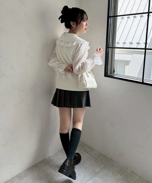 continuer de NICE CLAUP（コンティニューデナイスクラップ）の「チャーム付プリーツミニスカート（スカート・レディース・ブラック系その他/チャコールグレー/ブルー系その他/ブラック/ネイビー/グレー系その他2・FREE）」の11枚目の写真