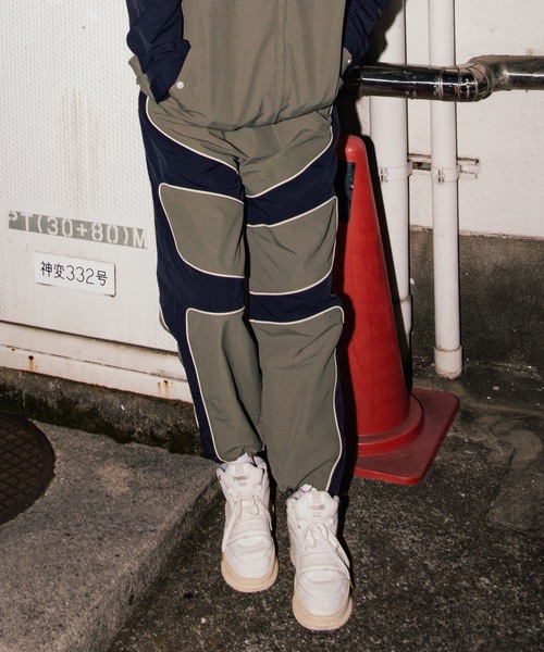 IRISHMAN(アイリッシュマン)の「【AERO】Nylon Wide Pants / 強撥水ナイロンワイドパンツ(UNISEX)(その他パンツ・メンズ・カーキ/ブラック・L/M/S/XL)」の2枚目の写真
