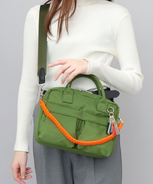 cheek(BAG)(チーク)の「撥水 3WAY ボストンショルダー ダブルポケット パフバッグ パディングバッグ(ショルダーバッグ・レディース・グレー/ブラック/カーキ/ベージュ・FREE)」の1枚目の写真