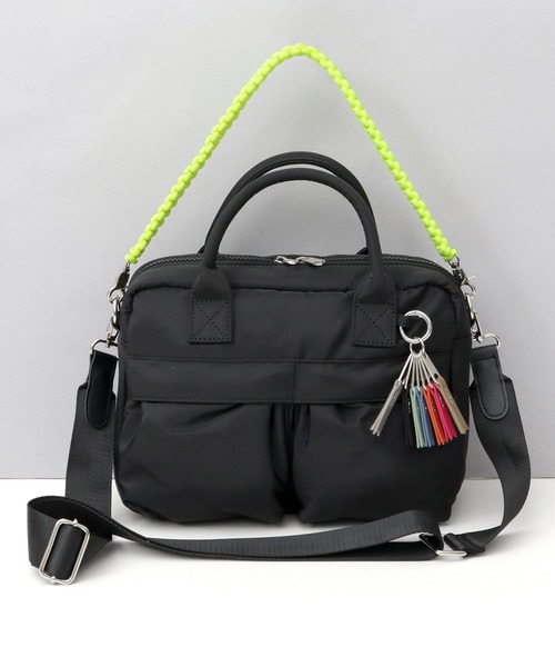 cheek(BAG)(チーク)の「撥水 3WAY ボストンショルダー ダブルポケット パフバッグ パディングバッグ(ショルダーバッグ・レディース・グレー/ブラック/カーキ/ベージュ・FREE)」の2枚目の写真