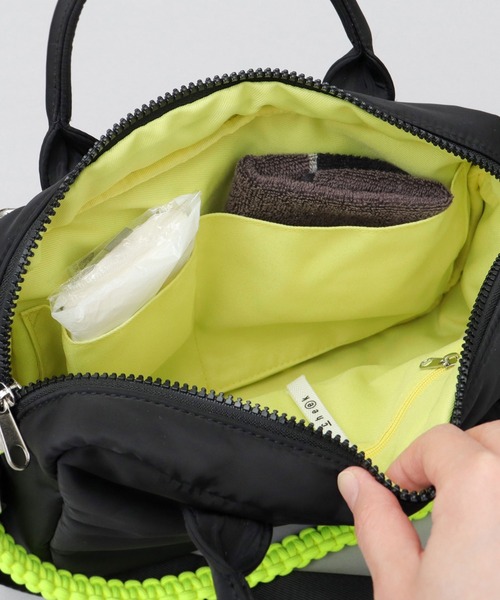 cheek(BAG)(チーク)の「撥水 3WAY ボストンショルダー ダブルポケット パフバッグ パディングバッグ(ショルダーバッグ・レディース・グレー/ブラック/カーキ/ベージュ・FREE)」の12枚目の写真