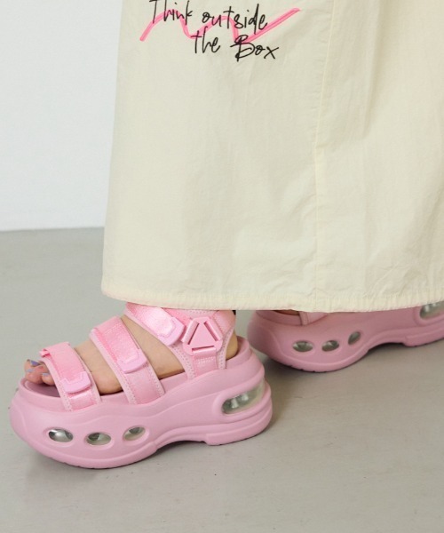 RODEO CROWNS WIDE BOWL（ロデオクラウンズワイドボウル）の「ボリュームソール テープサンダル（サンダル・レディース・ブラック/ブラウン系その他/ピンク・MEDIUM/LARGE）」の11枚目の写真