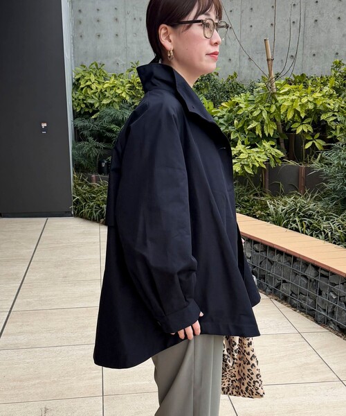 MICO COULIER（ミコクリエ）の「スタンドカラーラグランスリーブコート（その他アウター・レディース・ネイビー/キャメル・38）」の21枚目の写真