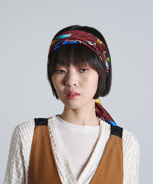 ROSE BUD（ローズバッド）の「(mici)PRINT SCARF（バンダナ/スカーフ・レディース・ブラウン/ネイビー・ONE SIZE）」の3枚目の写真