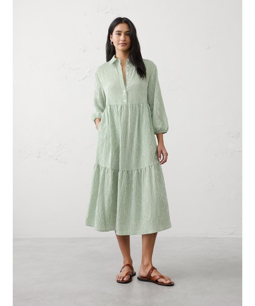BANANA REPUBLIC FACTORY STORE(バナナリパブリック ファクトリーストア)の「BANANA REPUBLIC FACTORY STORE ティアード ミディ シャツワンピース(ワンピース・レディース・グリーン/ホワイト×ネイビー・M/S/XS/L)」の2枚目の写真