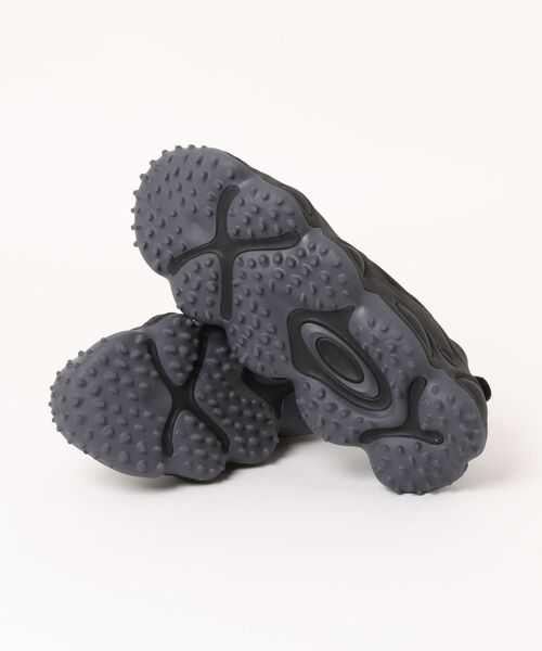 OAKLEY(オークリー)の「【Oakley】FOF100704 EON SHIFT(スニーカー・メンズ・ブラック・26.5/27/27.5)」の2枚目の写真