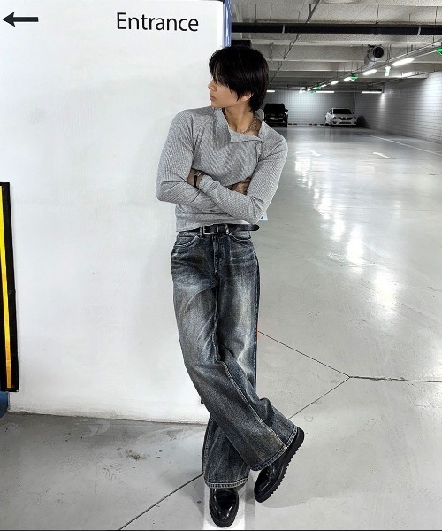 COSYHARU（コシハル）の「ノックウォッシュマキシフレアデニム（デニムパンツ・メンズ・ダークブルー・SMALL/LARGE/MEDIUM）」の9枚目の写真