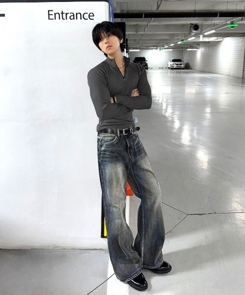 COSYHARU（コシハル）の「ノックウォッシュマキシフレアデニム（デニムパンツ・メンズ・ダークブルー・SMALL/LARGE/MEDIUM）」の11枚目の写真