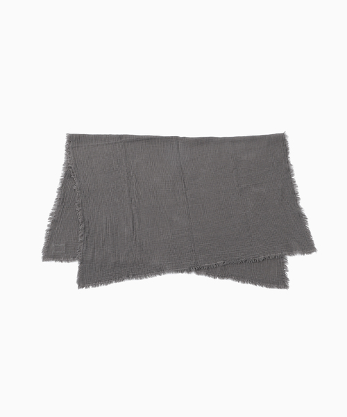 journal standard Furniture （ジャーナルスタンダードファニチャー）の「BACKTO MUSLIN THROW　スローケット（ブランケット・レディース・チャコールグレー/アイボリー/グリーン・FREE）」の8枚目の写真
