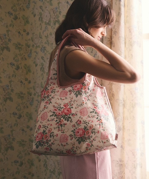 Cath Kidston(キャスキッドソン)の「メリルボーン ショッパー Hackney Rose(エコバッグ/サブバッグ・レディース・ピンク・FREE)」の1枚目の写真