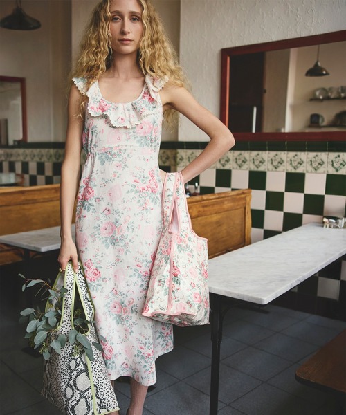 Cath Kidston(キャスキッドソン)の「メリルボーン ショッパー Hackney Rose(エコバッグ/サブバッグ・レディース・ピンク・FREE)」の7枚目の写真