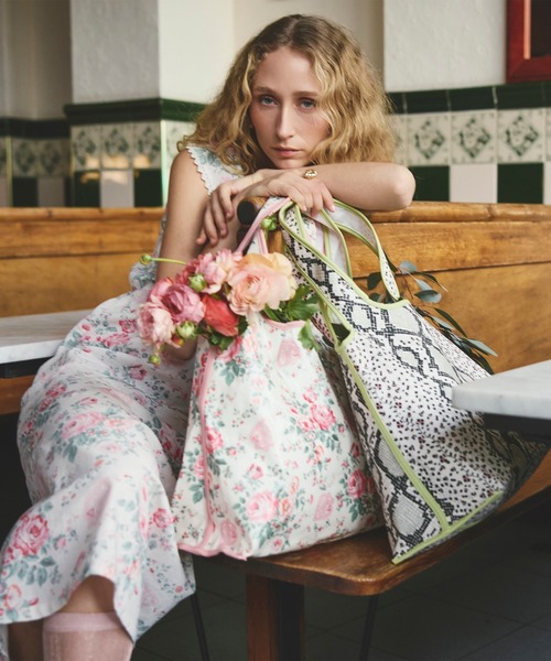 Cath Kidston(キャスキッドソン)の「メリルボーン ショッパー Hackney Rose(エコバッグ/サブバッグ・レディース・ピンク・FREE)」の11枚目の写真