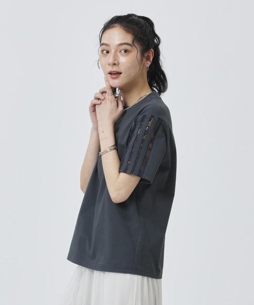 adidas（アディダス）の「【別注】アディダス adidas W LACE 3ST SS TEE AP 限定コラボ（Tシャツ/カットソー・レディース・オフホワイト/オレンジ/ダークグレー・S/M/L/XL）」の22枚目の写真