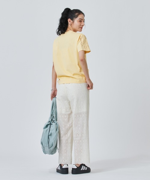 adidas（アディダス）の「【別注】アディダス adidas W LACE 3ST SS TEE AP 限定コラボ（Tシャツ/カットソー・レディース・オフホワイト/オレンジ/ダークグレー・S/M/L/XL）」の5枚目の写真