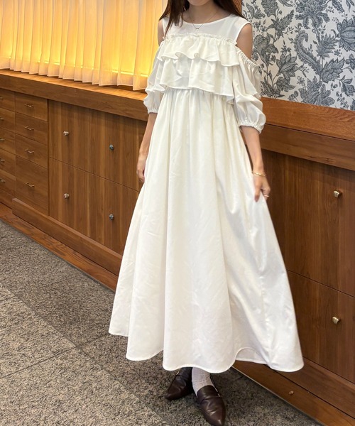 Cherir Mignon(シェリルミニョン)の「【Cherir Mignon】フリルティアードタックバルーンスリーブワンピース(ワンピース・レディース・ブラック/ホワイト・S/M)」の11枚目の写真