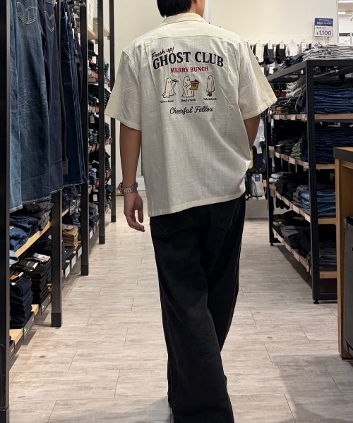 Right-on(ライトオン)の「POWER TO THE PEOPLE(パワートゥーザピープル)バック刺繍半袖シャツ(シャツ/ブラウス・メンズ・ブラック/オフホワイト/キナリ・M/L/XL/S)」の21枚目の写真