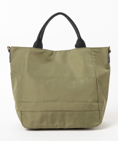 Ray BEAMS(レイビームス)の「toleur / ポリエステル 2way トートバッグ 2(トートバッグ・レディース・ベージュ/ブラック/オリーブ・ONE SIZE)」の7枚目の写真