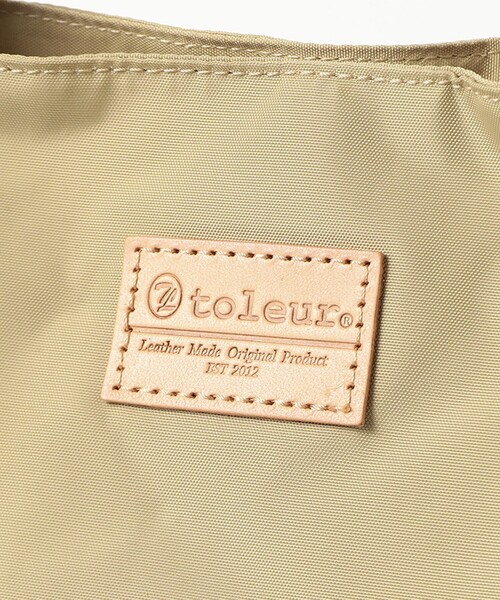 Ray BEAMS(レイビームス)の「toleur / ポリエステル 2way トートバッグ 2(トートバッグ・レディース・ベージュ/ブラック/オリーブ・ONE SIZE)」の13枚目の写真
