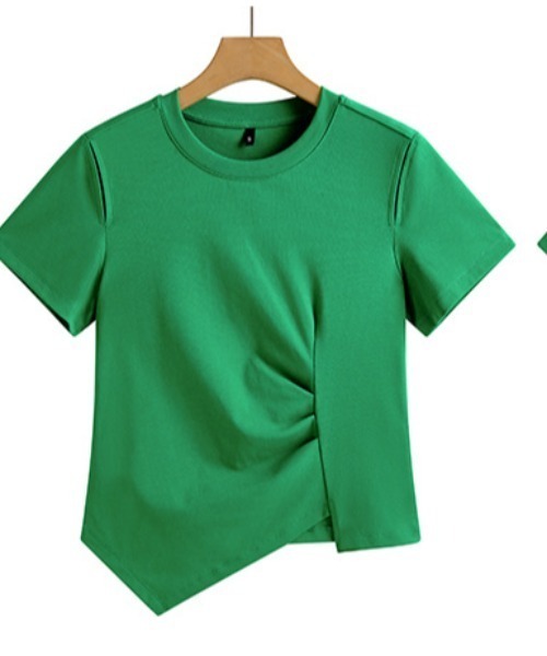deux amour(ドゥーザムール)の「ショルダーカットアウトヘムラインアシメT(Tシャツ/カットソー・レディース・グリーン/レッド/ブラック・FREE)」の10枚目の写真